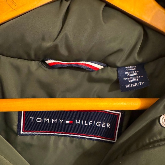 Tommy Hilfiger women’s winter jacket with faux fur detachable hood - Picture 3 of 3